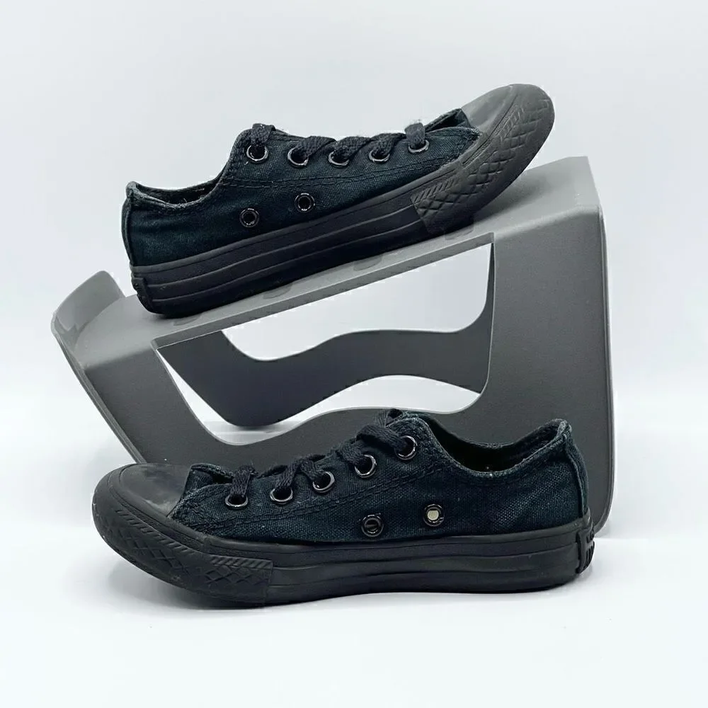 Converse All Star Chuck Taylor low lace up black on black sneakers - Little Kids